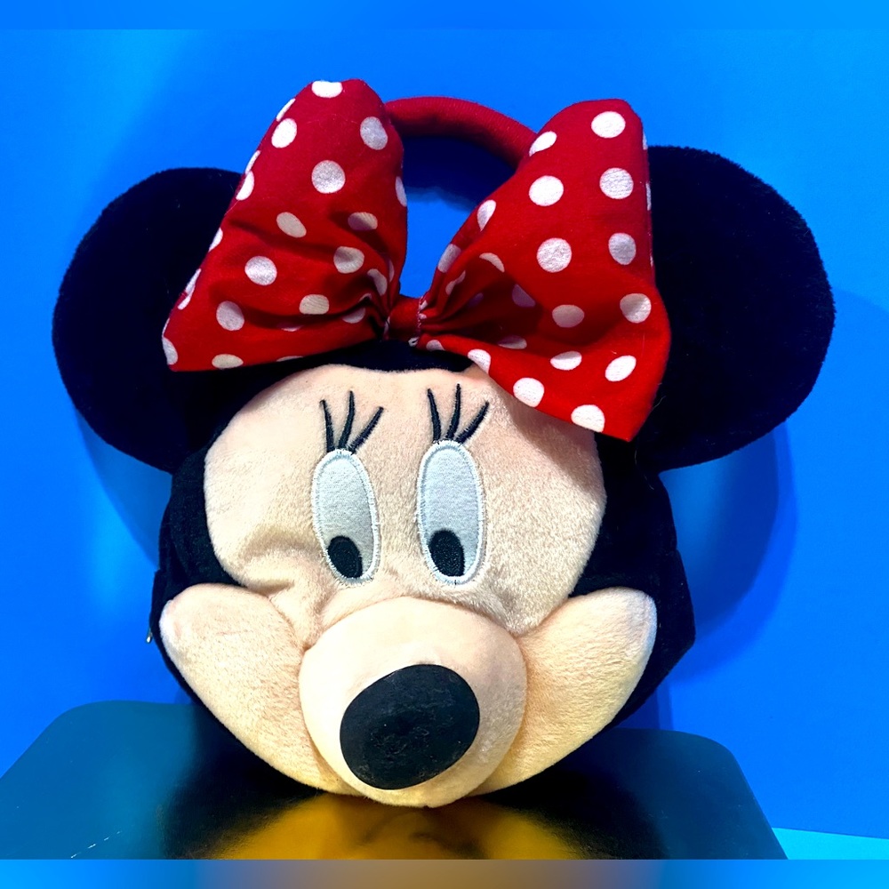 WALT DISNEY MINNIE MOUSE 3-D PLUSH PURSE WITH ZIPPER DISNEY TAG ATTACHED